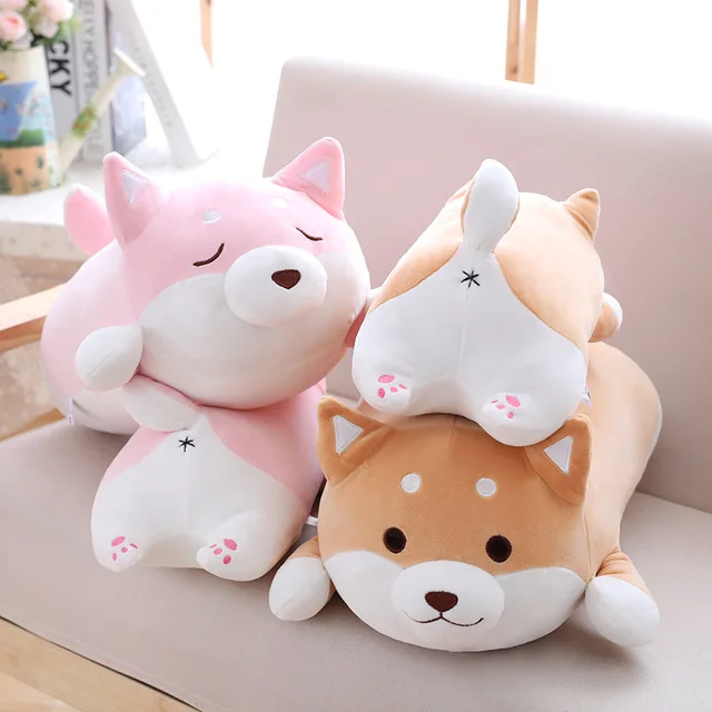 peluche chien kawaii sur le canape