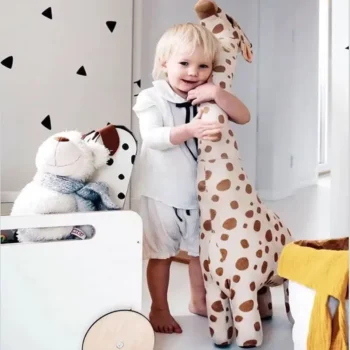 Girafe en Peluche Geante avec petite fille