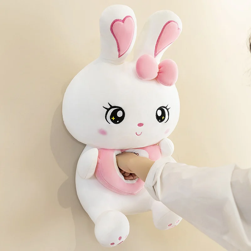 Peluche Lapin Kawaii Avec Son Cœur Contre le Mur