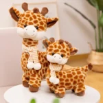 girafe en peluche kawaii 30cm et 45cm côte à côte