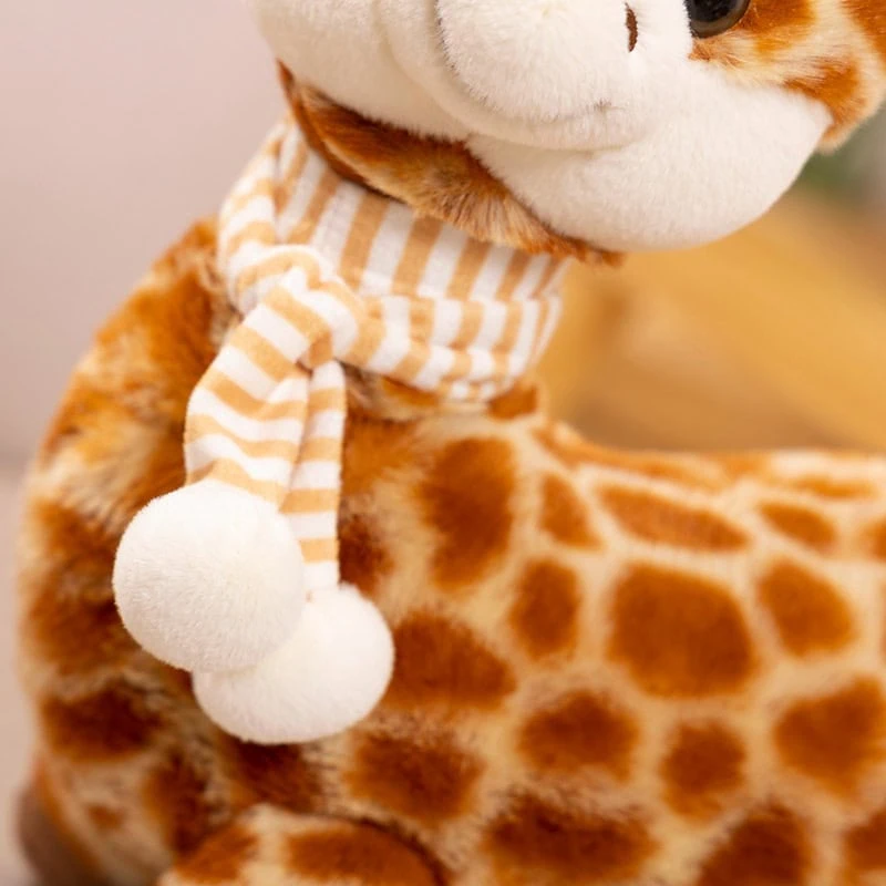 vue sur l'écharpe de la girafe en peluche kawaii